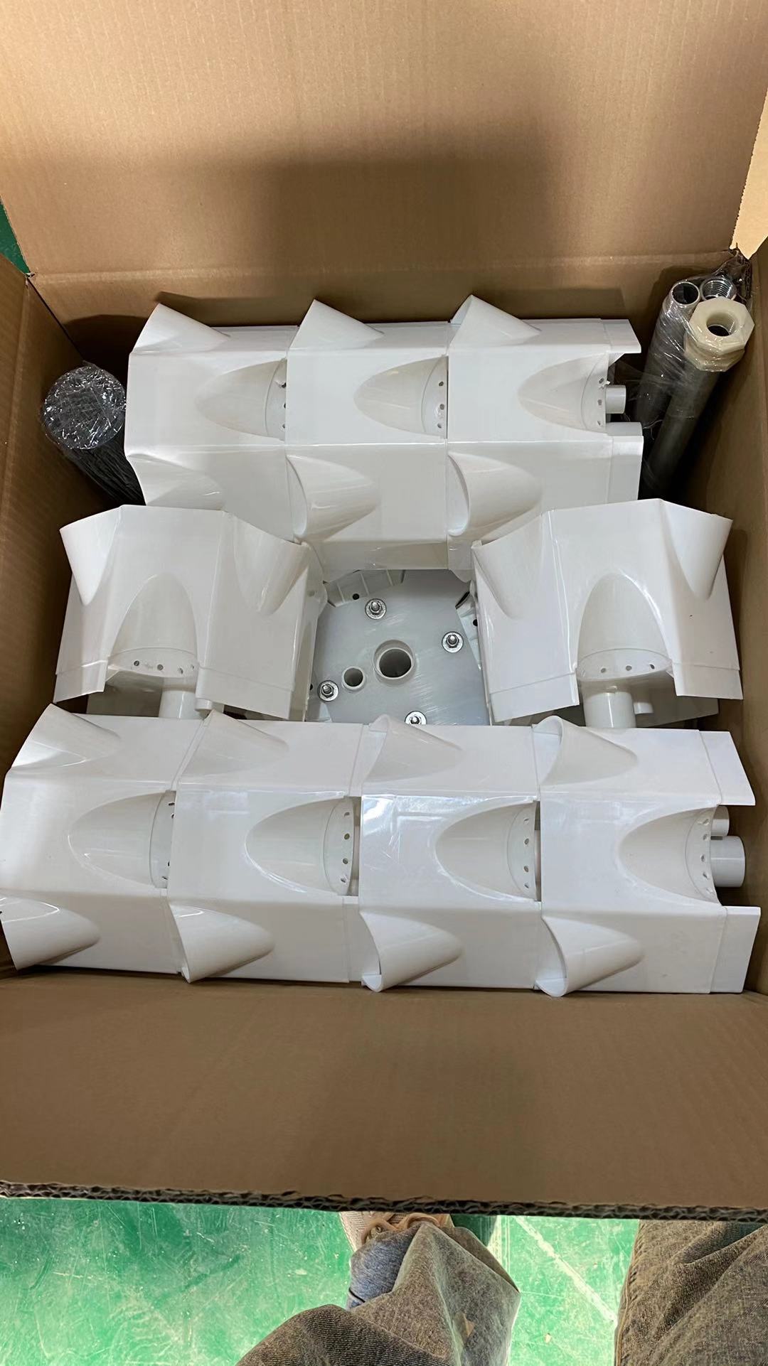 Vertical hydroponics 